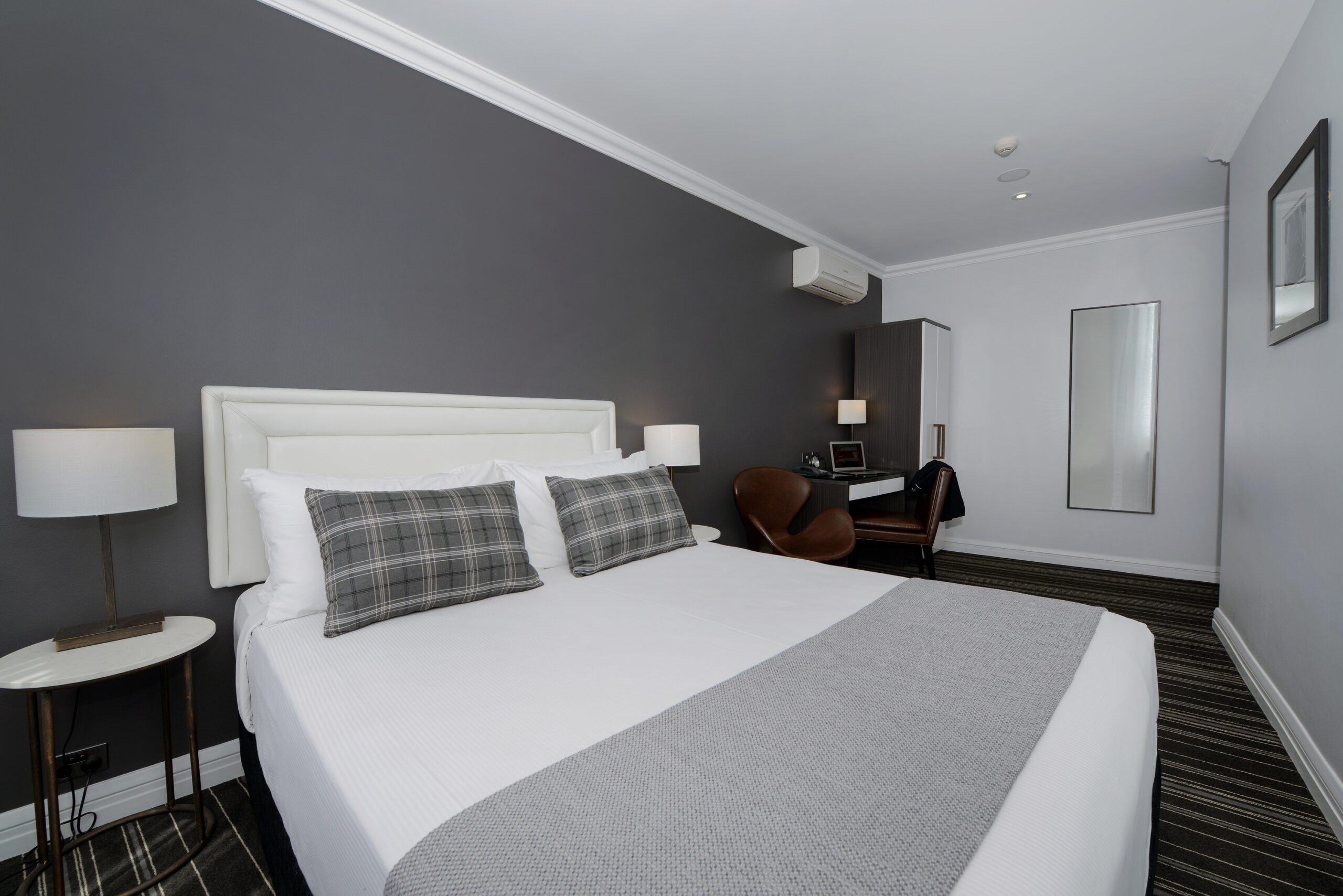 Perouse-Queen-room-Perouse-Randwick